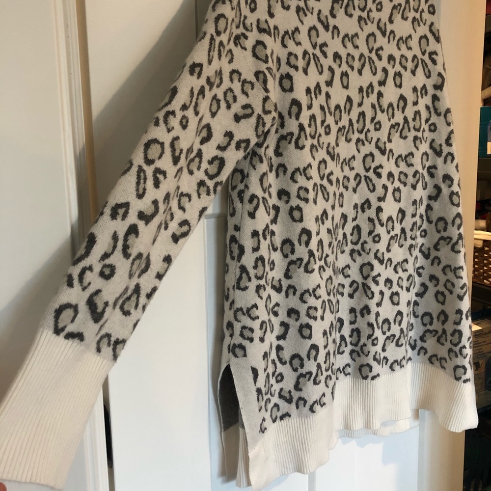Mazik sweater, size medium fits large, long